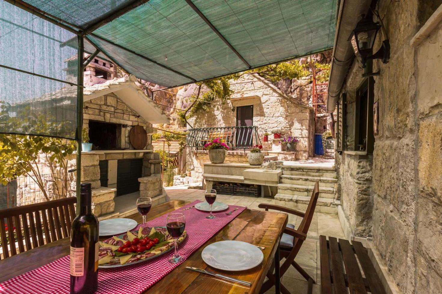 Mini Stone House Villa โอมิช ภายนอก รูปภาพ
