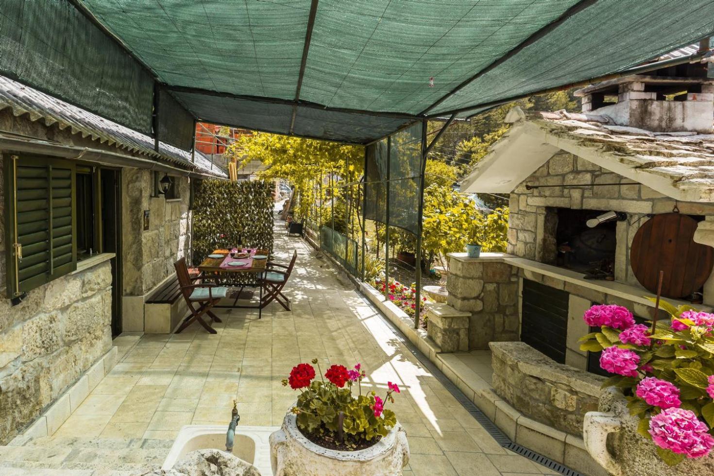 Mini Stone House Villa โอมิช ภายนอก รูปภาพ