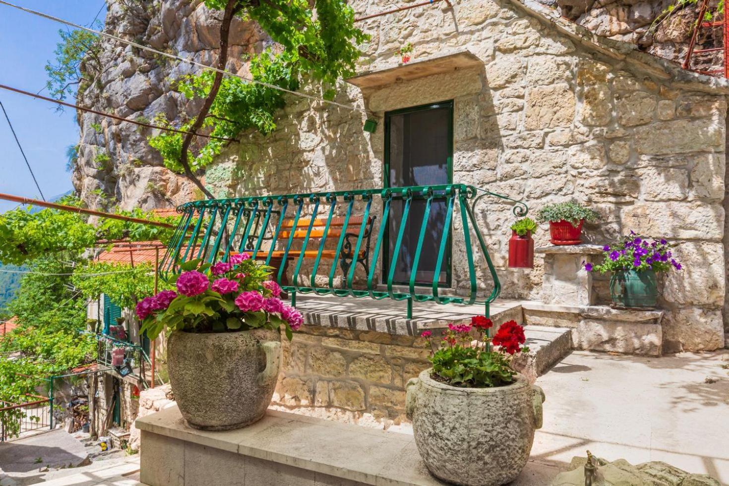 Mini Stone House Villa โอมิช ภายนอก รูปภาพ